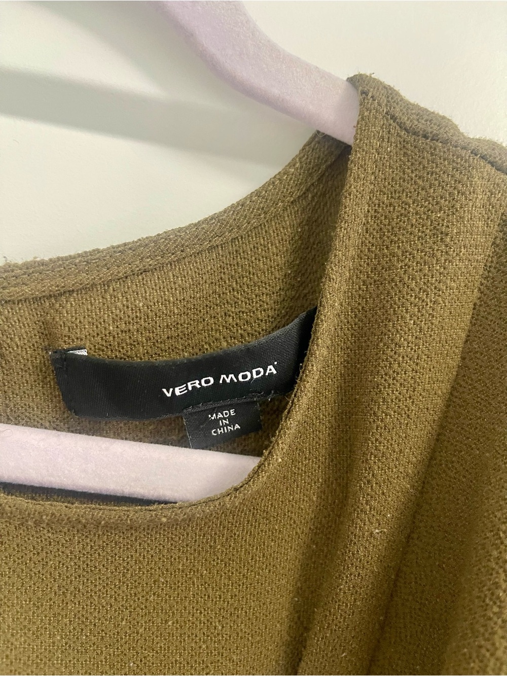 Vero Moda Olive Ruffle-Trim Sleeveless Top - Picture 3 of 3